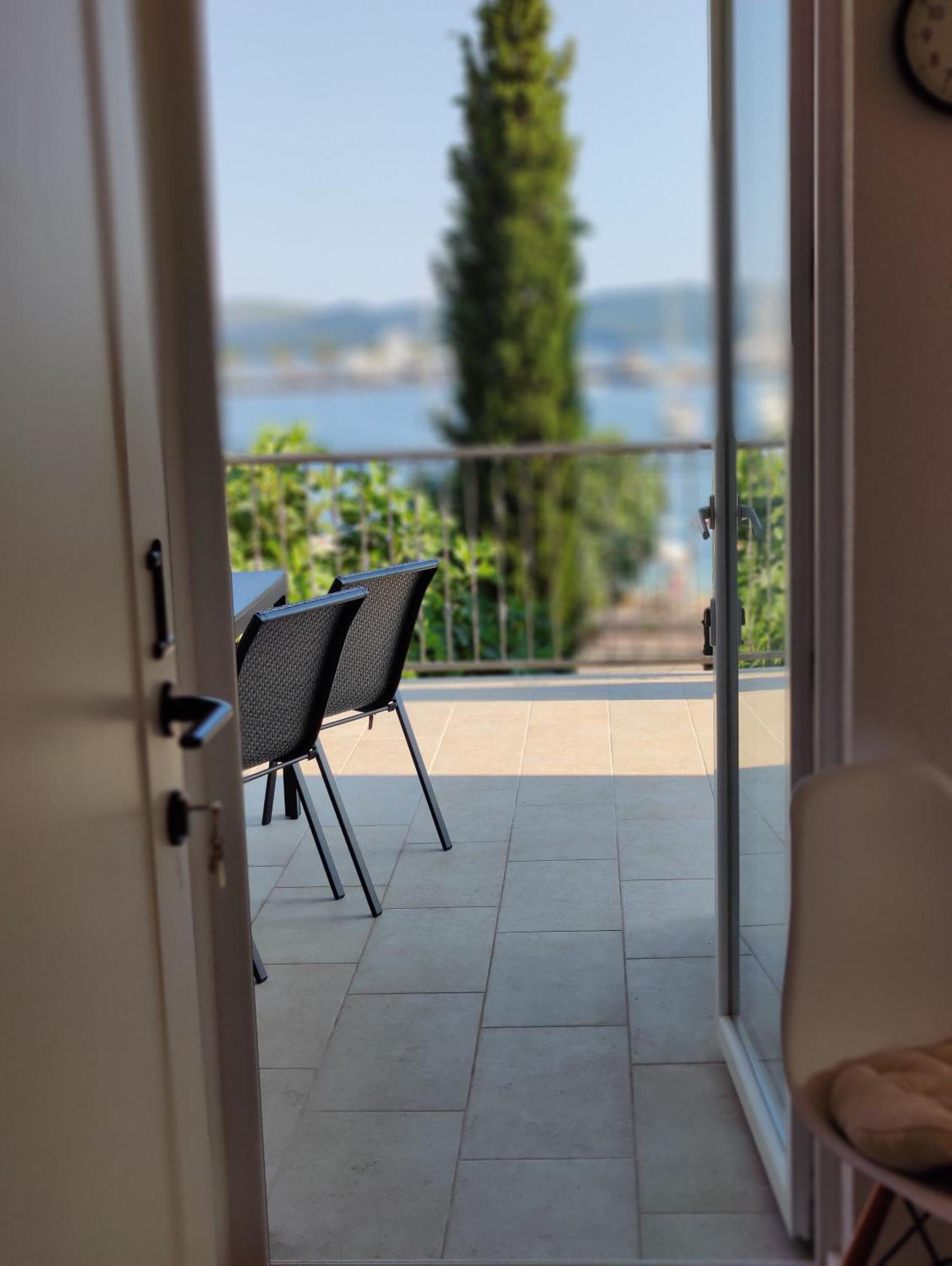 Miro Guesthouse 티바트 외부 사진