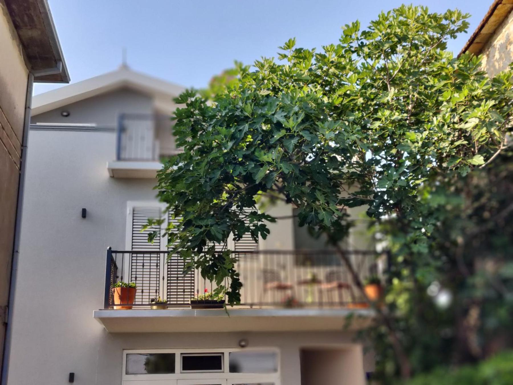Miro Guesthouse 티바트 외부 사진