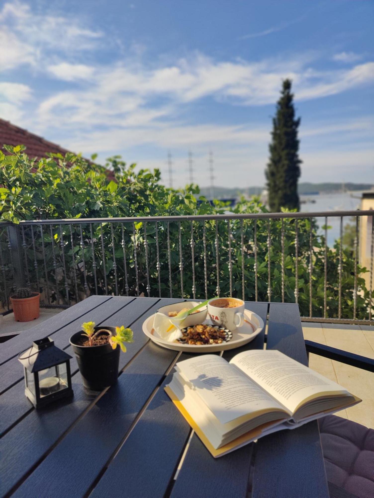 Miro Guesthouse 티바트 외부 사진
