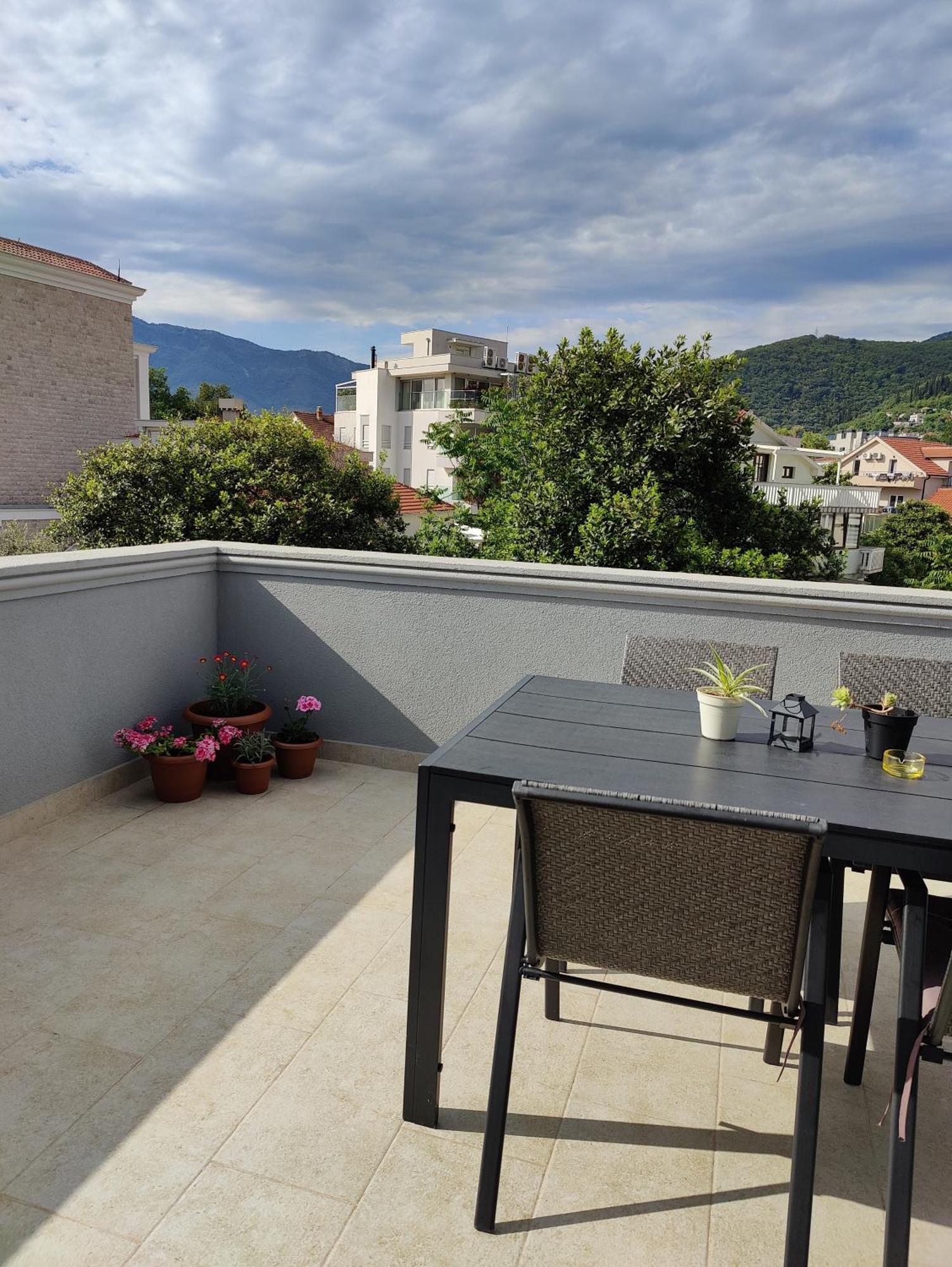 Miro Guesthouse 티바트 외부 사진